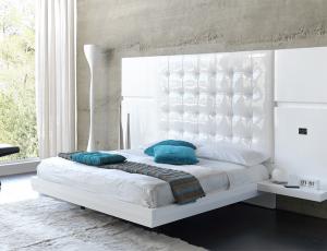 Комплект для спальни 33 FS (Кровать 140+ боковые панели для изголовья 513 высота 165 с подсветкой +рама для кровати +сенсорная панель + MP3+ система 2,1 )
