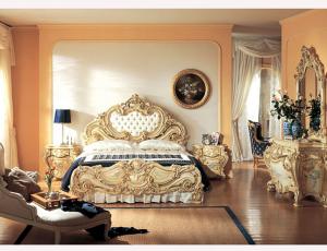 Кровать большая двуспальная типа «Квин Сайз» с панелями с простежкой «капитонне»и деревянной панелью (кат. 1)