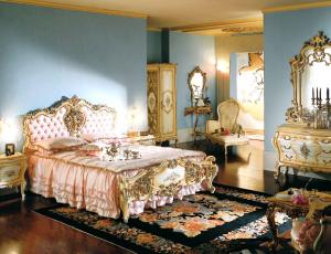 Мебельный гарнитур для спальни в стиле барокко