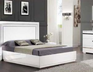 Спальный гарнитур "Венеция" (1Д1- белая) комплектом: кровать 1600*2000, тумба прикроватная 2шт., комод с навесным зеркалом, шкаф-купе