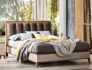 Кровать 160x200 с деревянным каркасом  и мягким изголовьем в ткани
