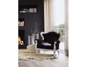 Кресло с деревянными деталями, классической или цветной отделкой(в ткани Премиум)